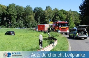 Polizei Gelsenkirchen: POL-GE: Auto kommt im Verteilerkreisel von Fahrbahn ab