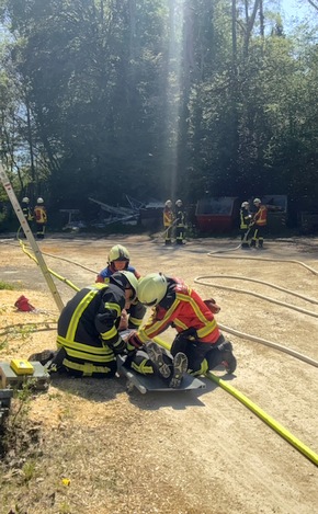 FW Stockach: 21 Feuerwehrangehörige bestehen Truppmannausbildung in Stockach