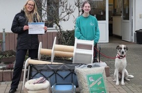 Hauptzollamt Gie&szlig;en: HZA-GI: Ein gro&szlig;es Herz f&uuml;r Tiere Gie&szlig;ener Z&ouml;llnerinnen und Z&ouml;llner spendeten f&uuml;r das Tierheim Gie&szlig;en