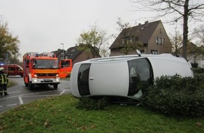 Feuerwehr Mülheim an der Ruhr: FW-MH: Verkehrsunfall am Kreisverkehr Heerstraße #fwmh