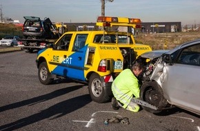 Polizei Rhein-Erft-Kreis: POL-REK: 180605-4: Zwei Autos frontal zusammengestoßen/ Pulheim