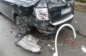 Kreispolizeibehörde Oberbergischer Kreis: POL-GM: Hoher Sachschaden - Mann fährt in mehrere geparkte Autos