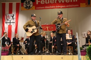 FW-PB: Feuerwehrsenioren feiern im Sport- und Kulturzentrum