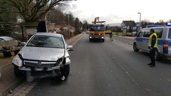 Polizeiinspektion Hameln-Pyrmont/Holzminden: POL-HM: Zwei Verletzte nach Kollision in Rohdental