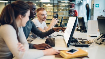 Universität St. Gallen: Neue Talente für Computer Science beginnen erstmals Bachelor-Studium an der HSG