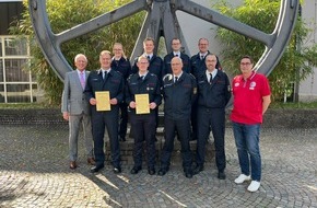 Feuerwehr Plettenberg: FW-PL: F&uuml;nf Feuerwehrangeh&ouml;rige ausgezeichnet