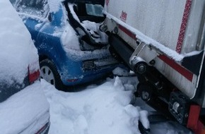 Polizeiinspektion Goslar: POL-GS: St. Andreasberg
Unfall durch Schneeglätte