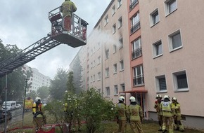 Feuerwehr Dresden: FW Dresden: Wohnungsbrand in Mehrfamilienhaus