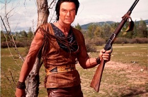 TELE 5: Durch seine Adern fließt Indianerblut:  Burt Reynolds zum 75. auf TELE 5 - Der Klassiker 'Kopfgeld: Ein Dollar'  am Montag, 14. Februar, 22.15 Uhr (mit Bild)