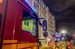 Feuerwehr Dresden: FW Dresden: Brand in einem Plattenbau