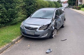 Polizeipr&auml;sidium Nordhessen: POL-KS: 8.000 Euro Schaden bei Unfallflucht in Oberzwehren: Polizei fahndet nach Sattelzug mit blauer Plane
