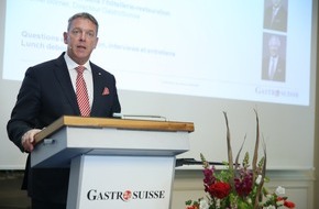 GastroSuisse: Schweizer Gastgewerbe: Die Erholung hält an, aber nicht überall / Mehr Gäste und mehr Stellen, aber weniger Umsatz