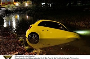 Feuerwehr München: FW-M: Fiat 500 Abarth geht baden (Altstadt-Lehel)