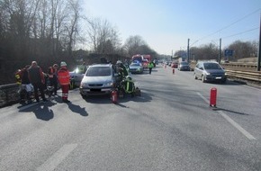 Feuerwehr Mülheim an der Ruhr: FW-MH: Verkehrsunfall auf der A40