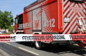 Feuerwehr Essen: FW-E: Austritt einer chemischen Flüssigkeit in Schwimmbad - eine Person verletzt
