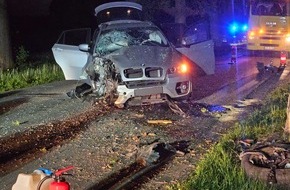 Freiwillige Feuerwehr Samtgemeinde Fredenbeck: FFW Fredenbeck: PKW fährt gegen Baum / Fahrer nicht mehr vor Ort / BMW stark beschädigt