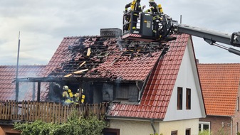 Freiwillige Feuerwehr Südheide: FW Südheide: Dachstuhlbrand in Hermannsburg-Großeinsatz am Sonntagnachmittag