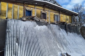 Kreisfeuerwehr Rotenburg (W&uuml;mme): FW-ROW: Geb&auml;udeteileinsturz an Asylunterkunft in Sottrum