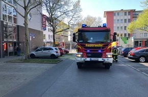 Feuerwehr Gelsenkirchen: FW-GE: Kleine Ursache, große Wirkung / Unklare Rauchentwicklung aus Lüftungsanlage in der Gelsenkirchener Innenstadt, sorgt für Großeisatz der Feuerwehr Gelsenkirchen