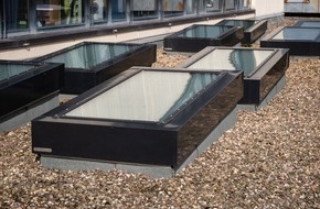 Lamilux Heinrich Strunz GmbH: LAMILUX expands its fire-resistant flat roof window to REI 90