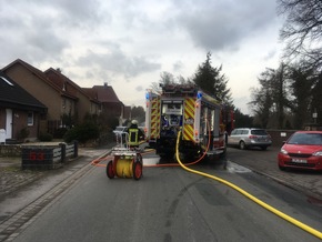 FW Lage: Brennen 2 PKW nach Verkehrsunfall - 12.01.2017 - 15:35 Uhr