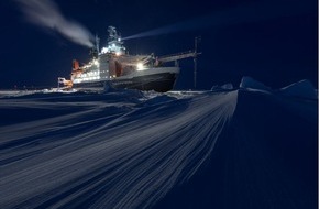 rbb - Rundfunk Berlin-Brandenburg: TV-Dokumentation "Expedition Arktis": Forschungsschiff "Polarstern" liefert spektakuläres Material aus der Polarnacht - Erste Bilder ab Freitag, 8. Mai, u. a. in der "tagesschau"