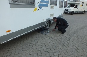 Polizeidirektion Bad Segeberg: POL-SE: Elmshorn: Wiegeaktion der Autobahnpolizei Elmshorn stößt auf große Resonanz