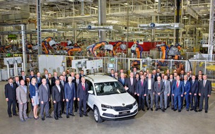 Skoda Auto Deutschland GmbH: SKODA AUTO startet Serienproduktion des neuen Kompakt-SUV KAROQ im Werk Kvasiny (FOTO)