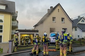 Freiwillige Feuerwehr Menden: FW Menden: Zimmerbrand in einem Wohnhaus