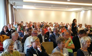 Erzbistum Paderborn: Fragen und Resonanzen zum Veränderungsprozess im Erzbistum Paderborn - 170 Teilnehmende in Dortmund nehmen an der ersten von zwölf im Erzbistum Paderborn geplanten Regionalkonferenzen zur Pastoraltransformation teil