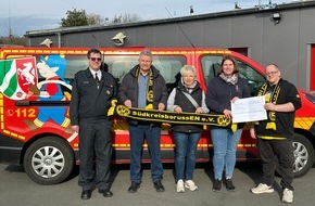 Feuerwehr Wetter (Ruhr): FW-EN: BVB-Fanclub SüdkreisborussEN e.V. spendet an die Wetteraner Löschwichtel