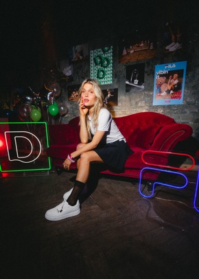 Vibin&rsquo; It My Way &ndash; DEICHMANN launcht neue FILA Kampagne mit Musikerin ana&iuml;s