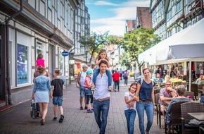 Stadt Celle Tourismus: Ein Vergnügen für die ganze Familie: Verkaufsoffener Sonntag und "Tag der Sicherheit" in Celle