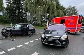 Polizei Minden-Lübbecke: POL-MI: Drei Verletzte bei Abbiegeunfall