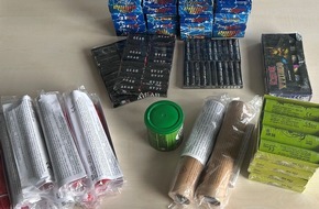 Hauptzollamt Ulm: HZA-UL: Vorsicht bei illegalem Silvesterfeuerwerk/Zöllner finden bereits erste Böller in der Post