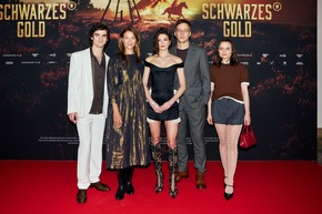 Weltpremiere mit Starpower: Harriet Herbig-Matten, Aaron Hilmer, Tom Wlaschiha und Jessica Schwarz begeisterten Publikum mit der ARD-Serie "Schwarzes Gold"