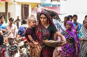 ZDF: Dritter ZDF-Film der Reihe "Fluss des Lebens": "Geboren am Ganges" / "Herzkino" mit Gaby Dohm, Heinz Hoenig, Pegah Ferydoni und Janek Rieke (FOTO)