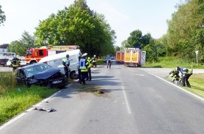 Feuerwehr Detmold: FW-DT: Verkehrsunfall mit zwei Schwerverletzten