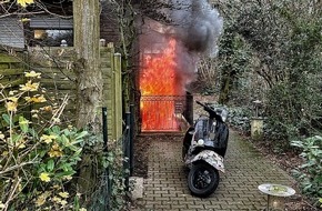 Feuerwehr Neuss: FW-NE: Mehrere Paralleleinsätze fordern Feuerwehr | Nahezu alle Löschzüge im Einsatz