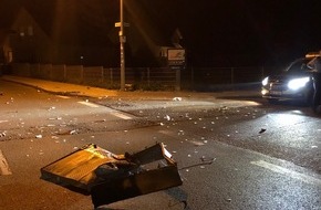 Polizei Paderborn: POL-PB: Zigarettenautomat gesprengt - Zwei Täter flüchtig