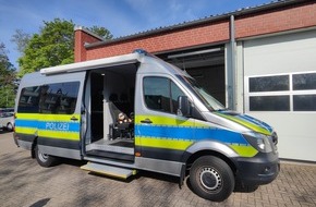 Kreispolizeibehörde Rhein-Kreis Neuss: POL-NE: Unsere mobile Wache ist in Dormagen vor dem Rathaus im Einsatz