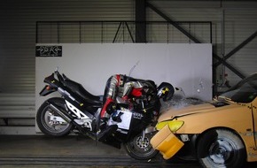 Berner Fachhochschule (BFH): Le risque de blessures particulièrement graves augmente durant la saison de la moto