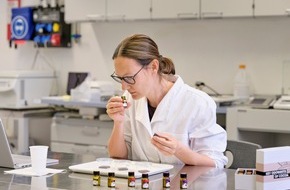 ZHAW - Zürcher Hochschule für angewandte Wissenschaften: Essenz der Schokolade entschlüsselt: Forscherinnen entwickeln Aromakit für Kakao