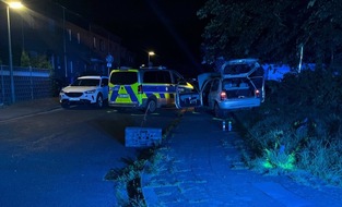 Kreispolizeibehörde Rhein-Kreis Neuss: POL-NE: Verfolgungsjagd endet mit Verkehrsunfall und 4 Festnahmen