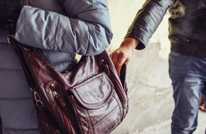 Kreispolizeibehörde Kleve: POL-KLE: Kleve/Kevelaer - "Augen auf - Tasche zu" / Kriminalprävention informiert an zwei Aktionsständen zum Thema Schutz vor Taschendiebstahl
