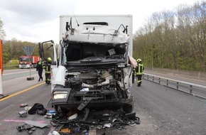 Polizei Münster: POL-MS: Unfall am Stauende - Lkw-Fahrer im Führerhaus eingeklemmt