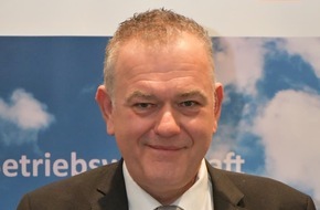 Zentralverband des Deutschen Dachdeckerhandwerks ZVDH: Wahl des Pr&auml;sidiums im Dachdeckerverband / Dirk Bollwerk im Amt als ZVDH-Pr&auml;sident best&auml;tigt / Felix Schneider ist neuer ZVDH-Vizepr&auml;sident