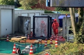 Feuerwehr Gelsenkirchen: FW-GE: Chlorgasaustritt im öffentlichen Schwimmbad - Undichtigkeit erfolgreich behoben