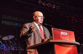 Bundesverband Deutscher Anzeigenblätter e.V. (BVDA): Durchblick-Preis zeichnet Verlage für besondere publizistische Leistungen aus / Kanzleramtsminister Peter Altmaier betont große gesellschaftspolitische Bedeutung der Anzeigenblätter