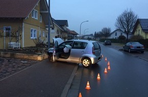 Polizeidirektion Bad Kreuznach: POL-PDKH: Verkehrsunfall ohne Führerschein, aber mit Alkohol- und Drogen intus